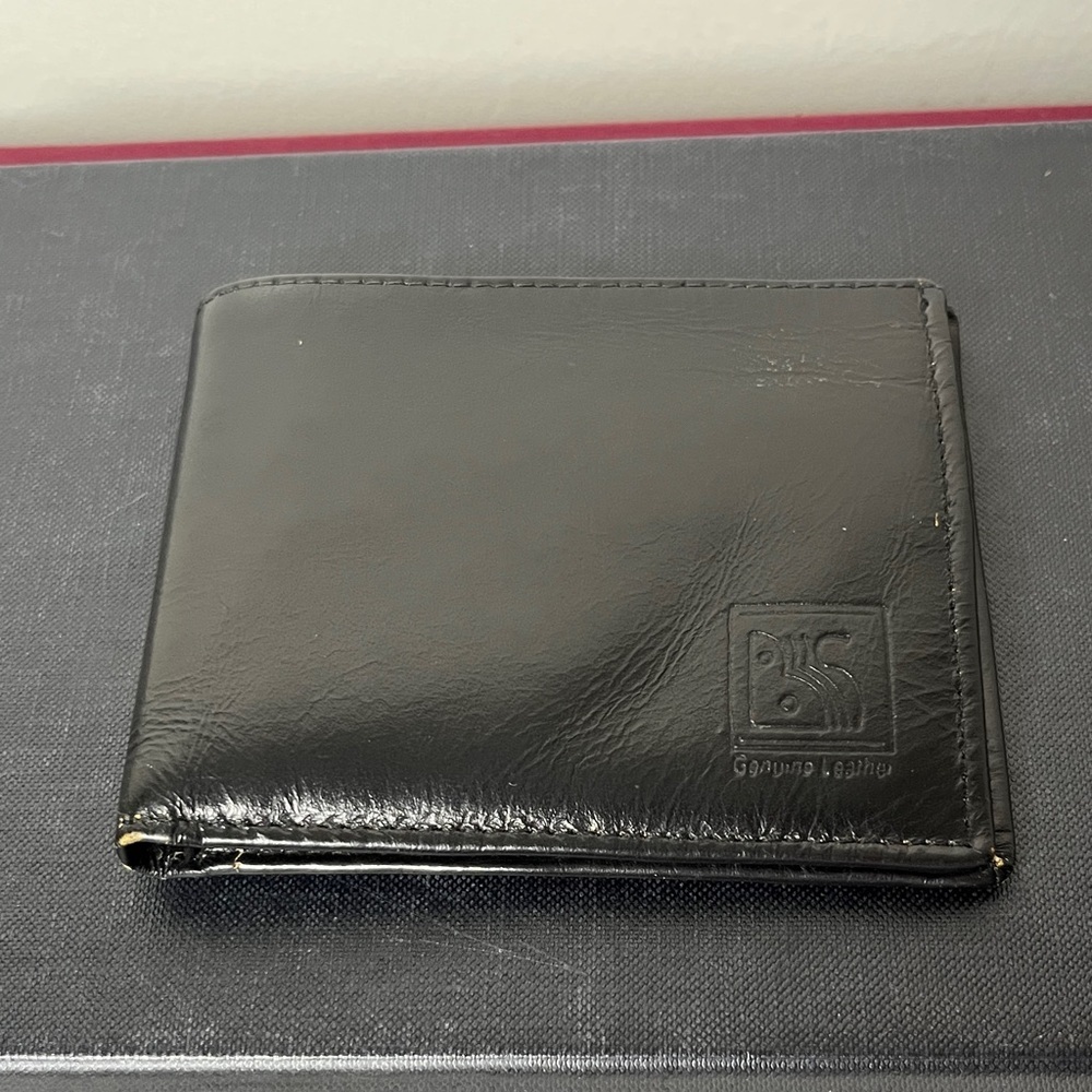 Bulls Generation Rare Vintage 1990s Men's‎ Genuine Leather Black Bi-Fold Wallet